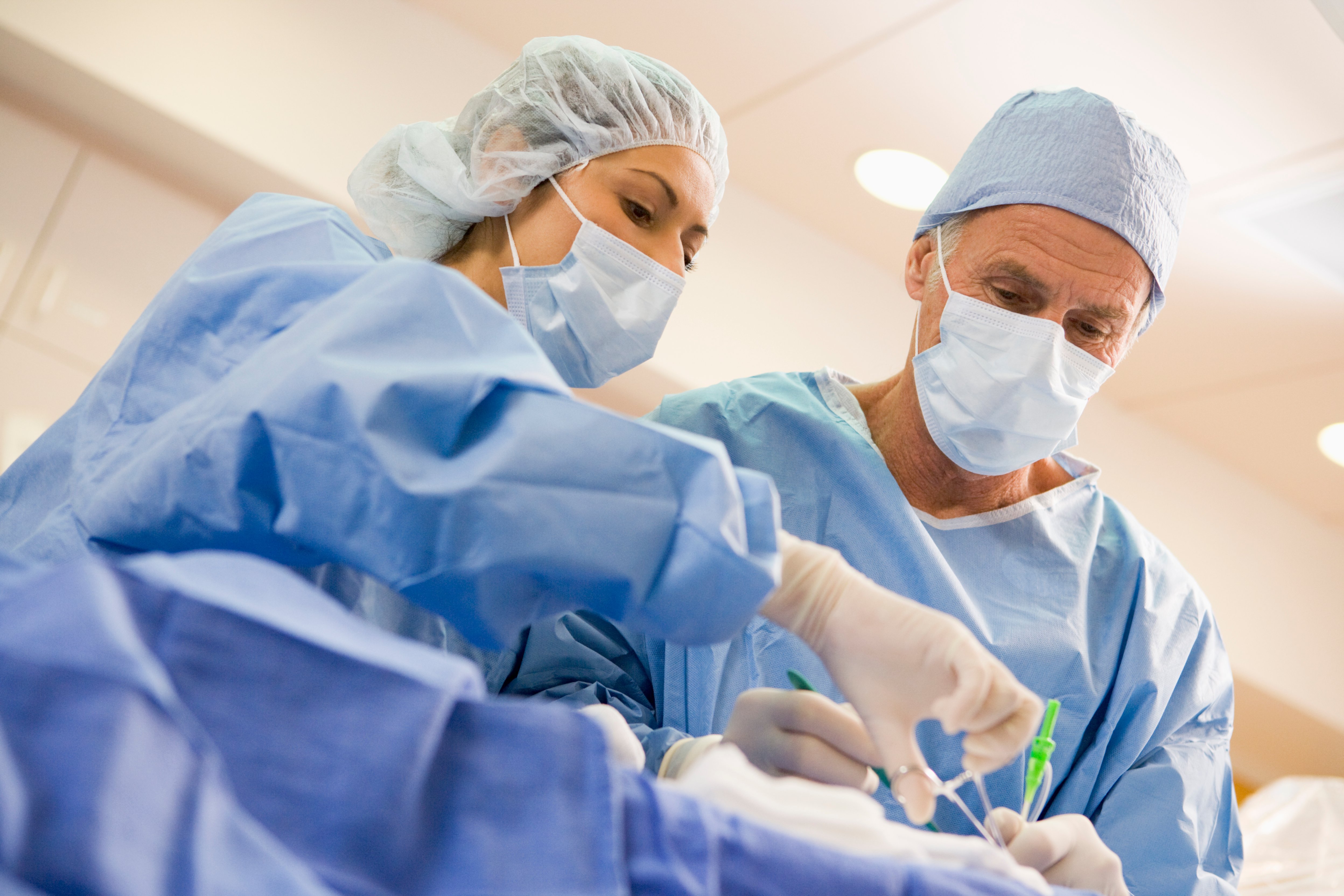 2172584-surgeons-operating-on-patient.jpg